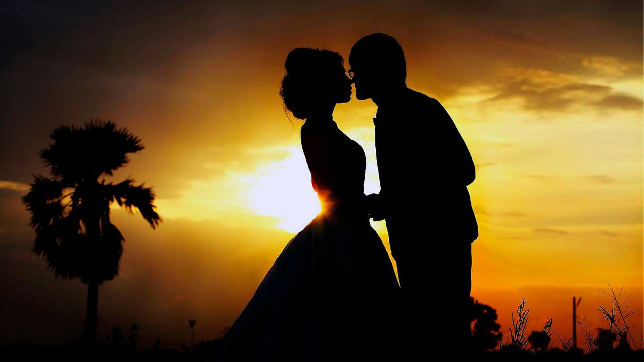 Looking for Thai mail-order brides? Our agency helps to find women for marriage in Thailand.