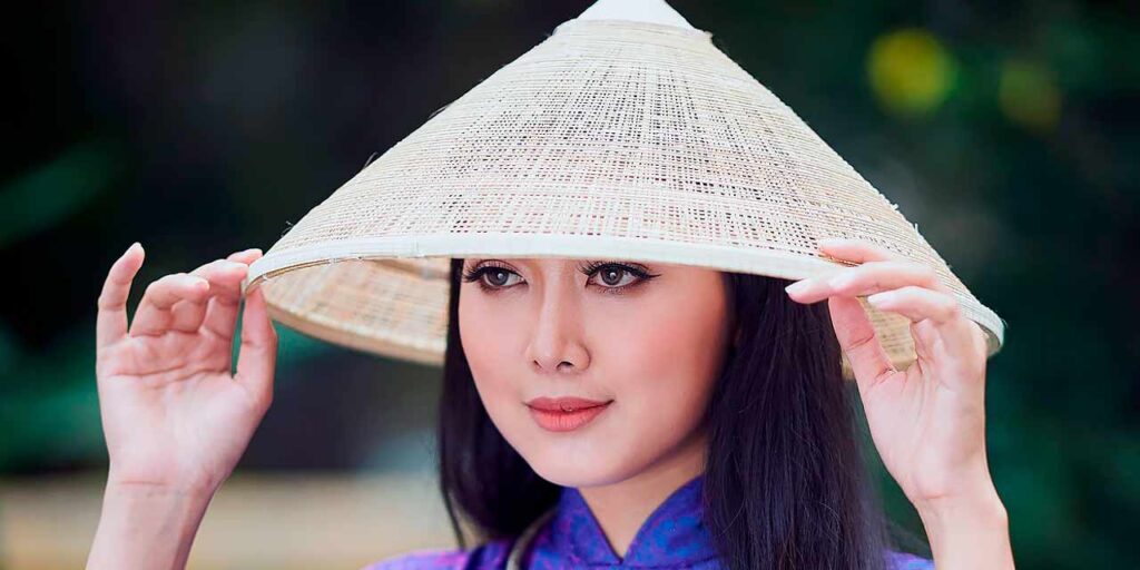 European man on a date with a Vietnamese woman